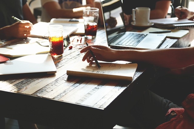 Le droit des affaires en ligne