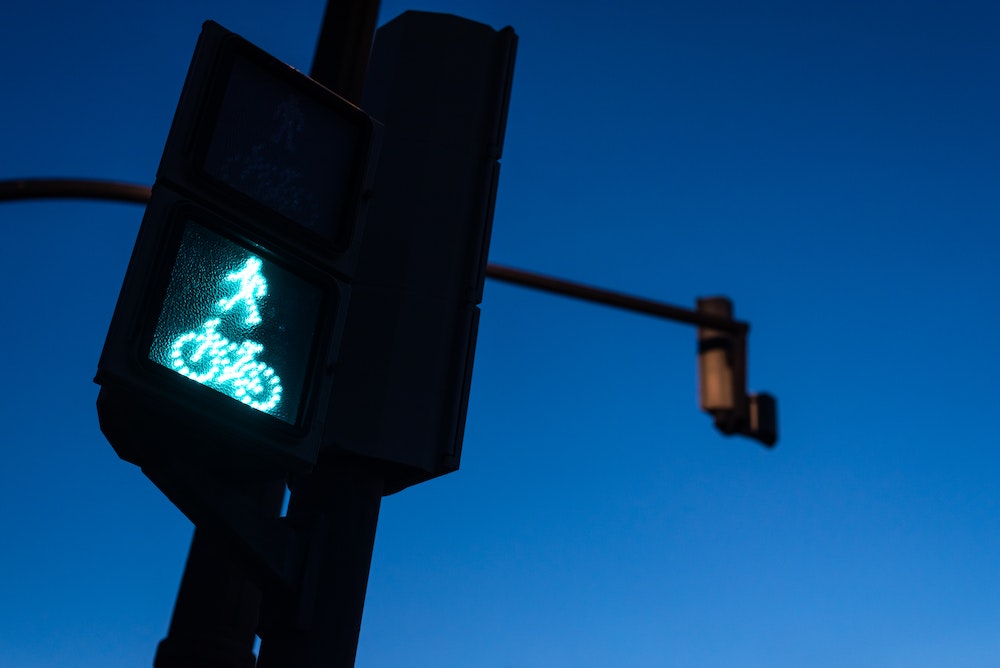 Conséquences juridiques du non-respect des limitations de charge selon le code de la route