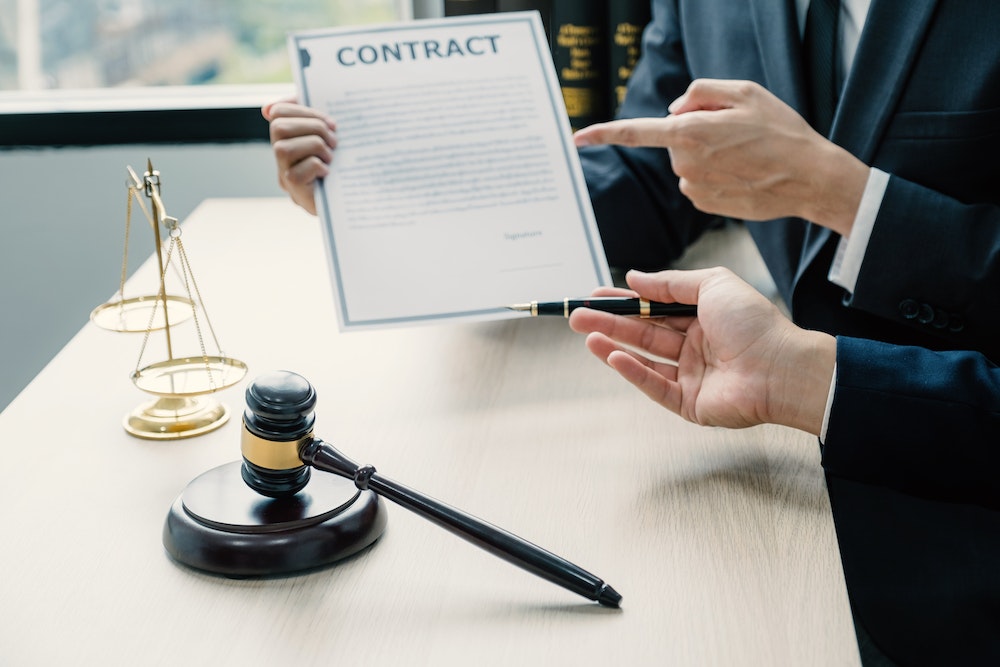 Les aspects juridiques de la reprise d'entreprise : enjeux et conseils pour une transaction réussie