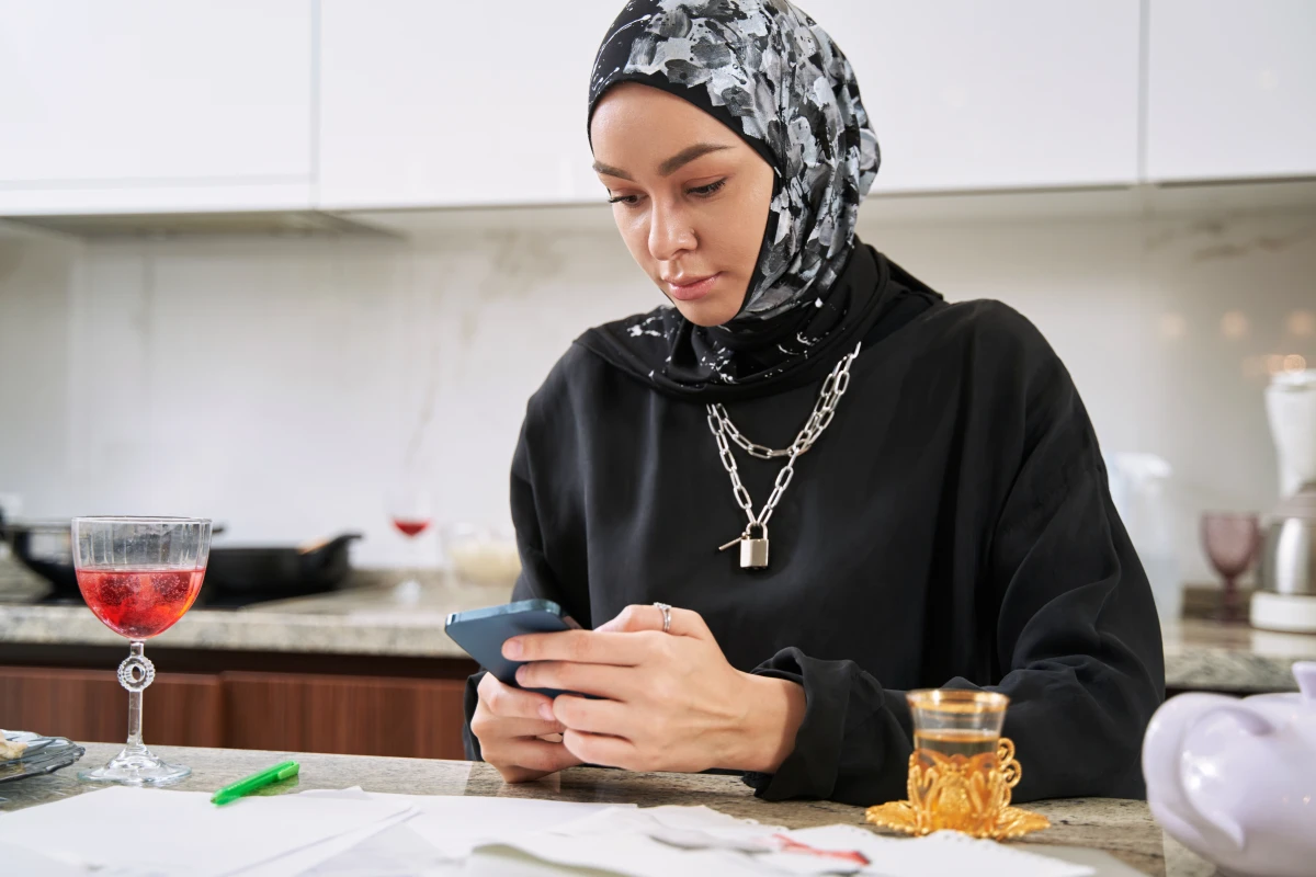 La diffamation en ligne : comprendre et se défendre face aux atteintes à l'honneur et à la réputation