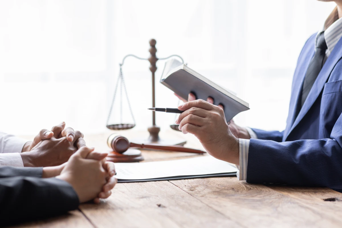 Effacer une condamnation du casier judiciaire : démarches et conseils d'avocat